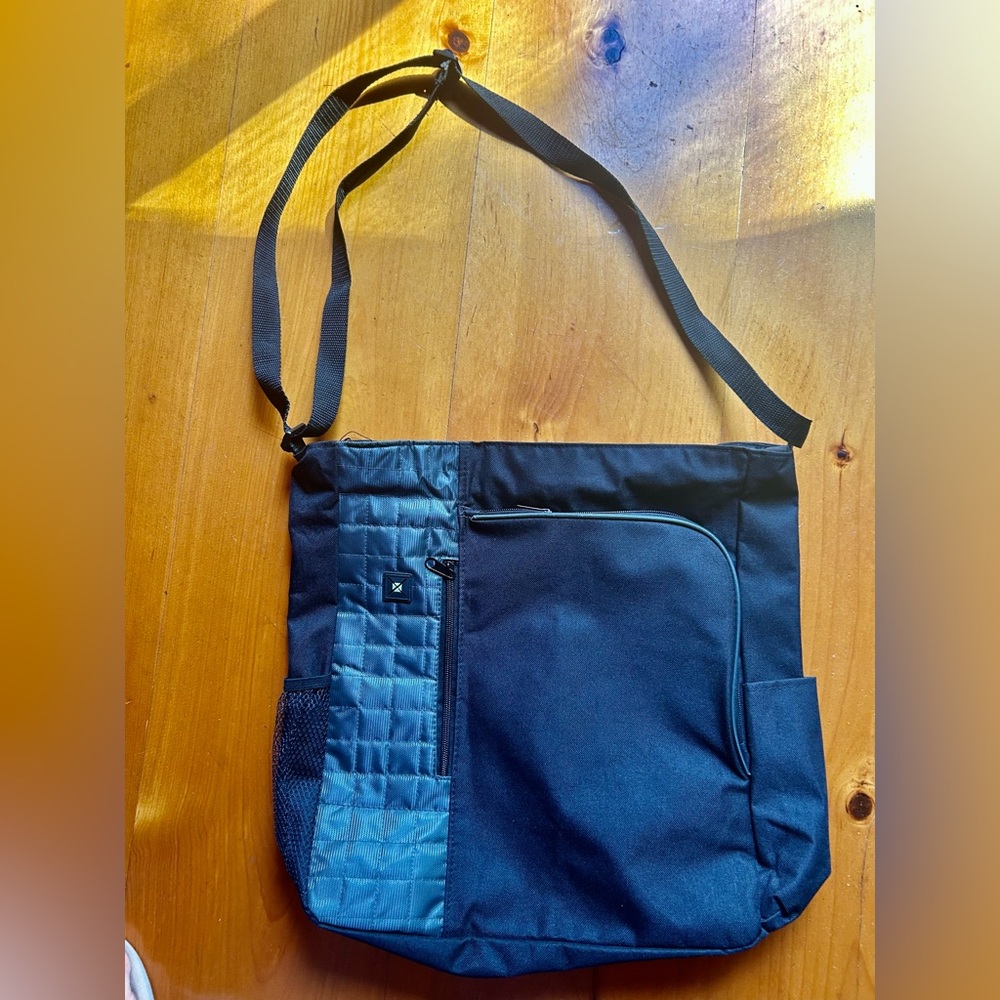 Leeds Black and Gray Nylon Shoulder Bag